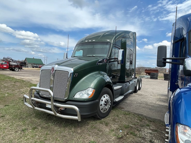 2018-kenworth-t680-image-1
