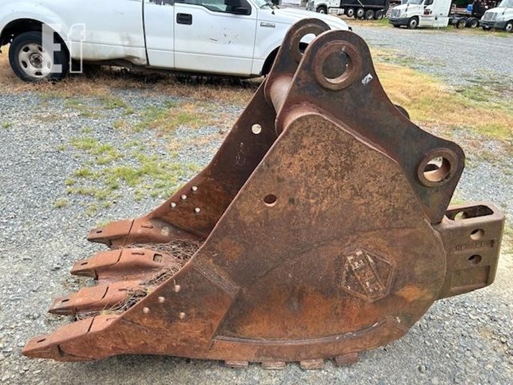 hensley-24"-bucket-image-2