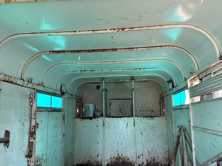 7ft-x-22ft-show-me-livestock-trailer-image-9