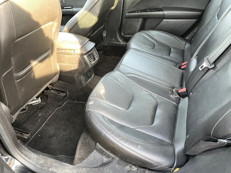 #1043-•-2014-ford-fusion-sedan-(wi-title-in-delay)-image-23