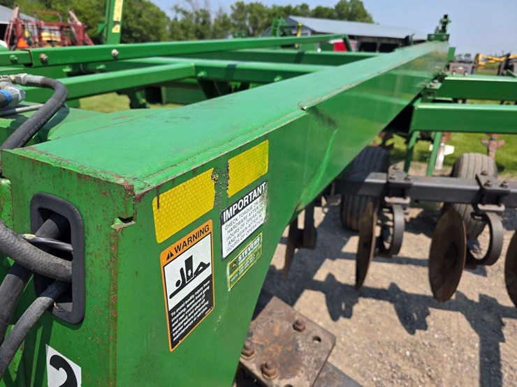 john-deere-2700-image-38
