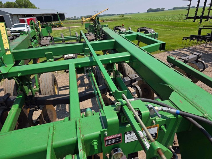 john-deere-2700-image-37