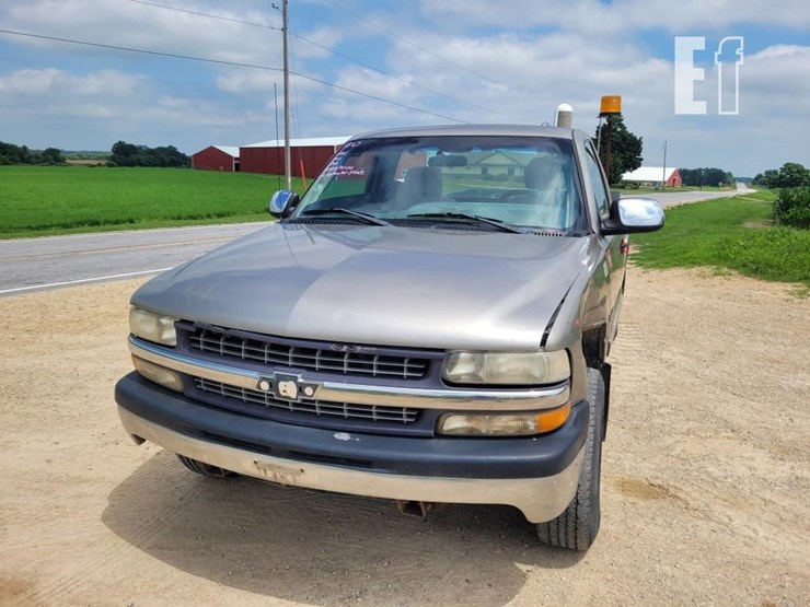 2001-chevrolet-silverado-2500-image-2