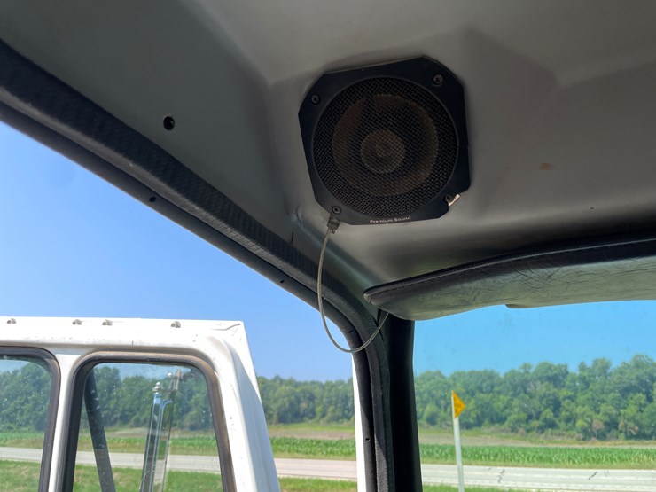 #1013-•-1992-freightliner-cummins-(has-mn-title)-image-92