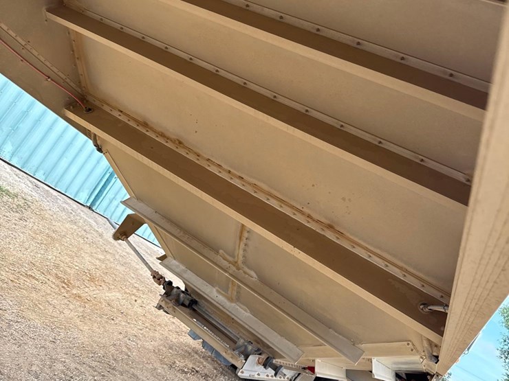 2011-wilson-grain-trailer-image-42