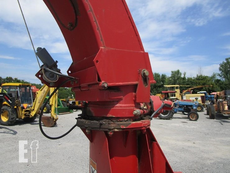 new-holland-790-image-12