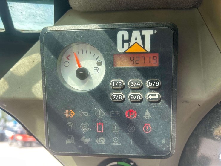 2014-caterpillar-257d-image-9