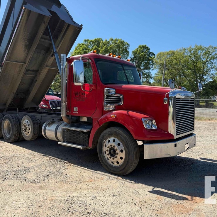 2014 FREIGHTLINER CORONADO 122 SD
