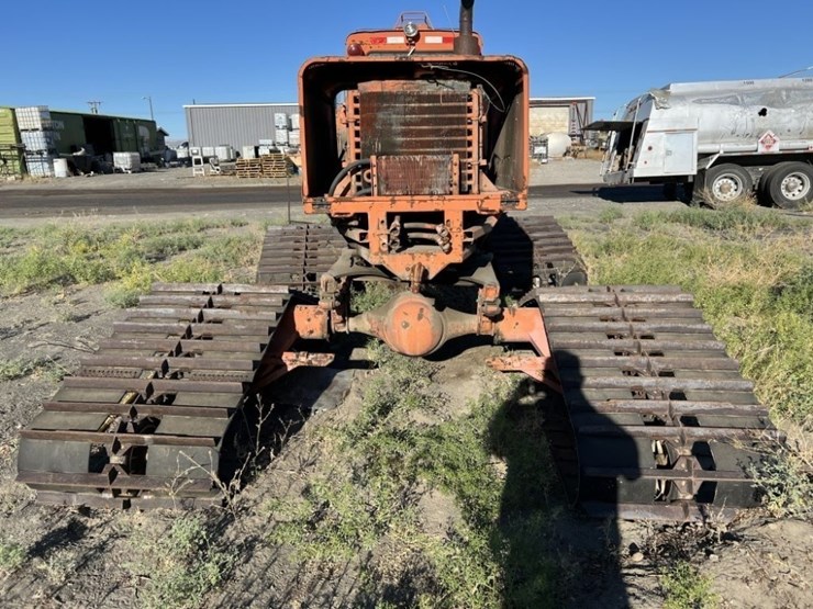 1977-tucker-2740bre-sno-cat-image-2