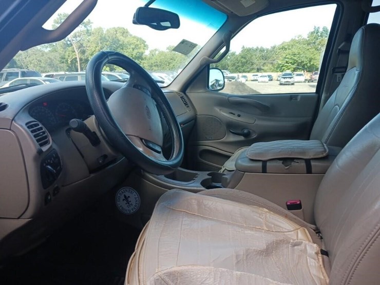 ford-expedition-image-5