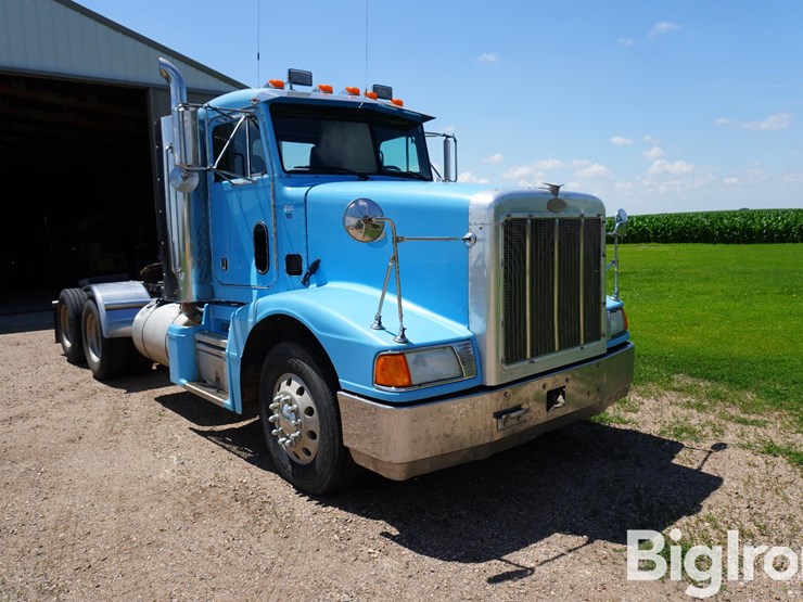 1996-peterbilt-377-image-3