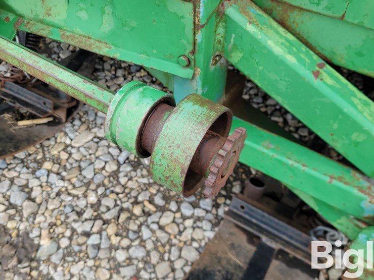 john-deere-843-image-11