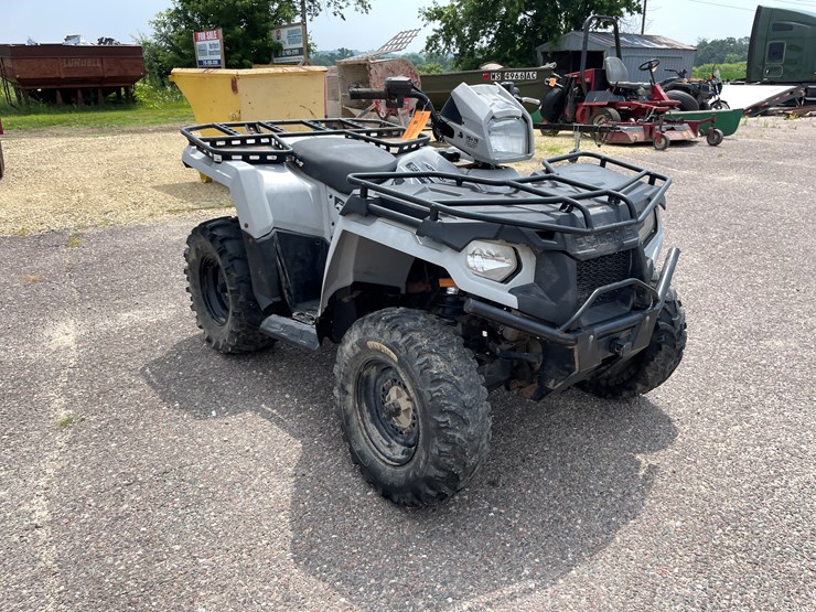 #1064-•-2018-polaris-570-utility-edition-4x4-image-3