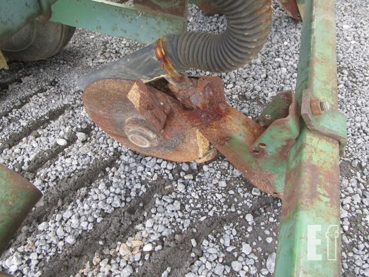 john-deere-7000-image-3