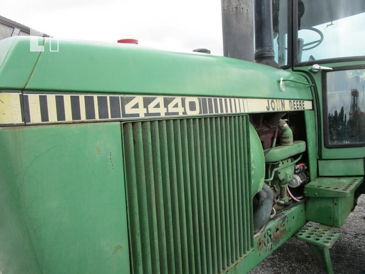 john-deere-4440-image-4