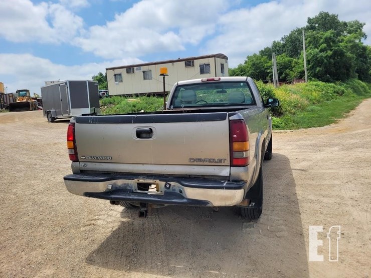 2001-chevrolet-silverado-2500-image-6