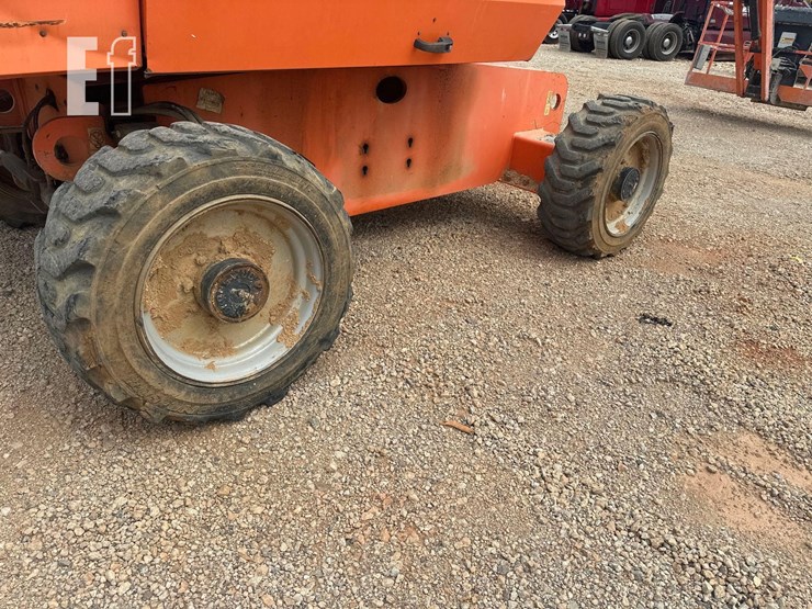 2014-jlg-660sj-image-4