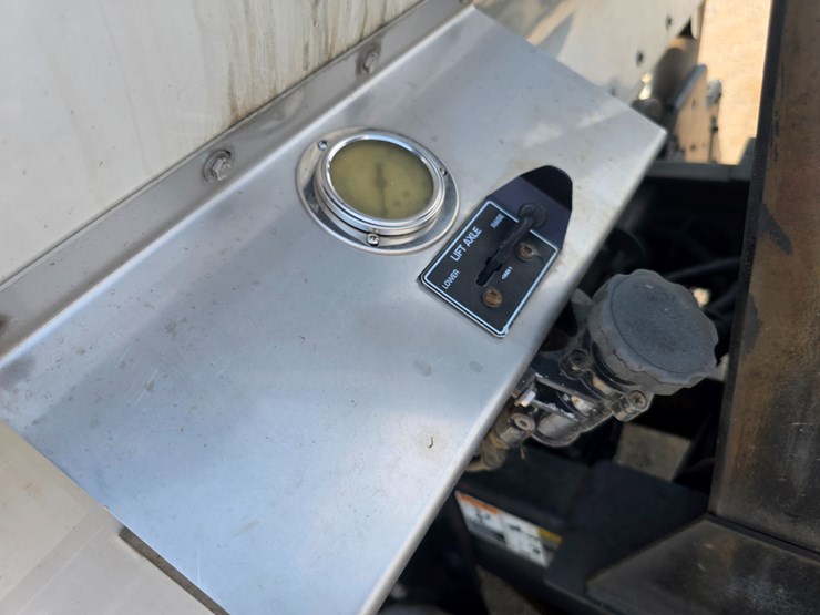 2012-kenworth-t800-image-93