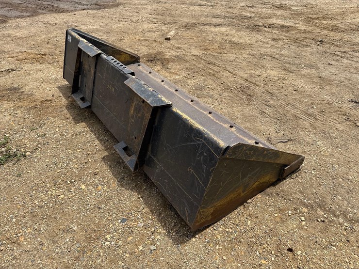 83-inch-skidloader-quick-tach-bucket-image-3