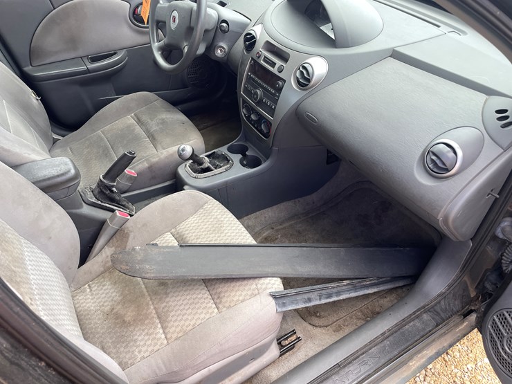 #1044-•-2006-saturn-ion-(has-mn-title)-image-14