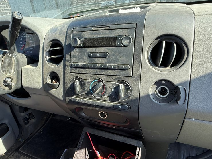 2014-ford-f150-image-27