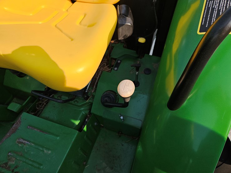 2015-john-deere-5055e-image-11