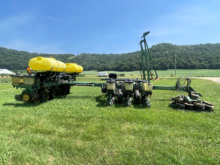 john-deere-7200-image-4