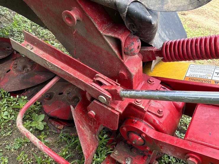 2014-new-holland-h6740-image-17
