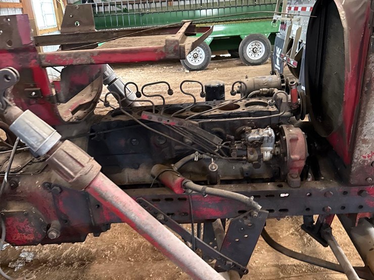 international-parts-tractor-image-6