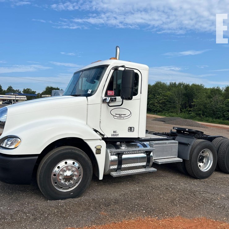 2005 FREIGHTLINER COLUMBIA 120