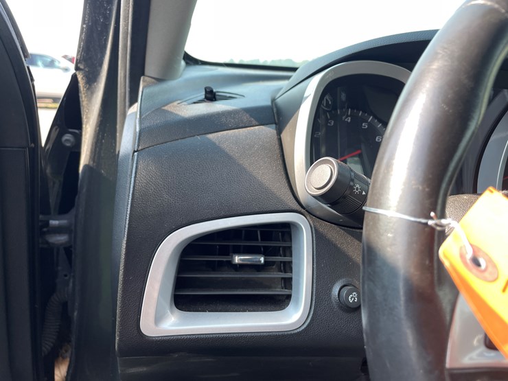 #1041-•-2014-chevy-equinox-awd-(has-wi-title)-image-39