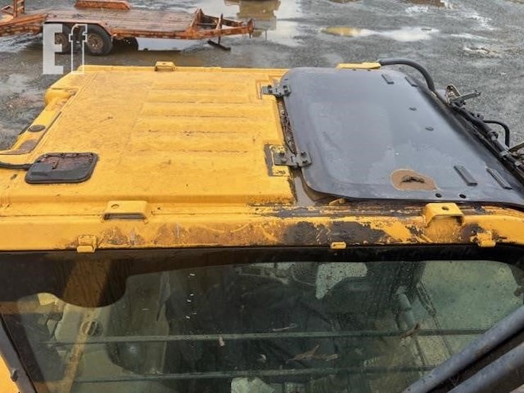 2014-deere-160g-lc-image-39