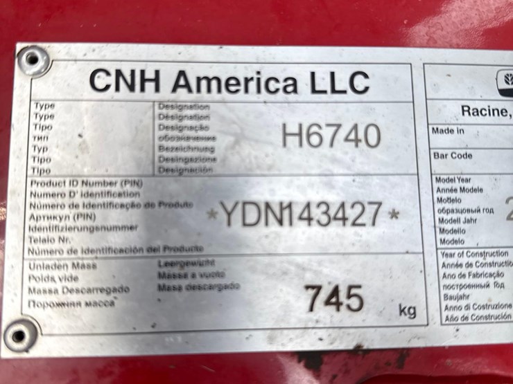 2014-new-holland-h6740-image-11