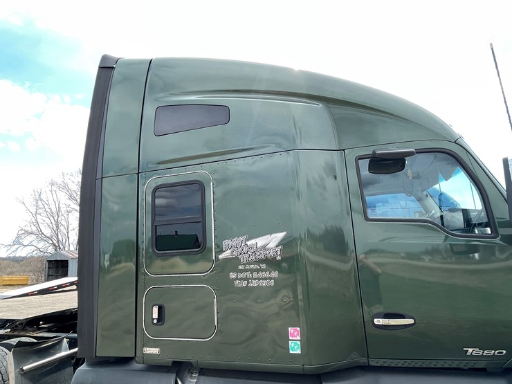 2018-kenworth-t680-image-13