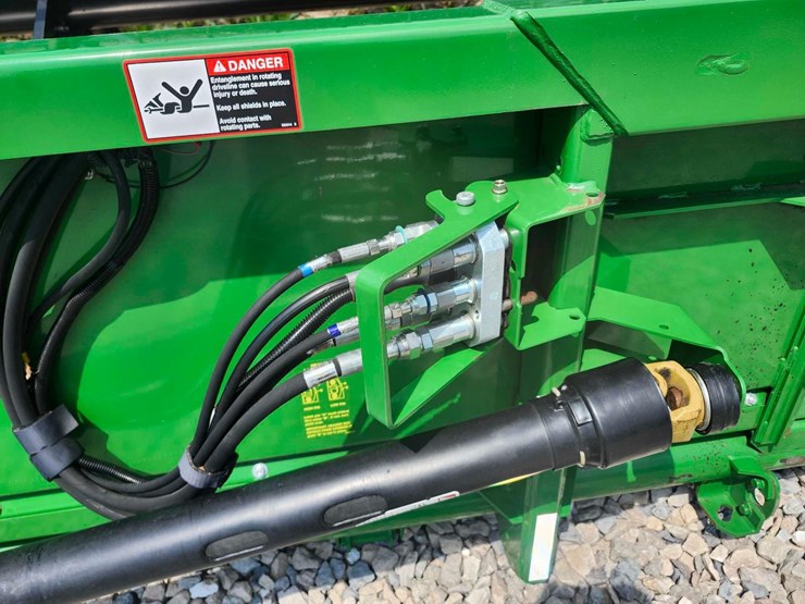 2014-john-deere-635f-grain-head-image-17
