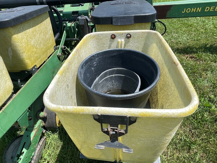 john-deere-7200-image-31