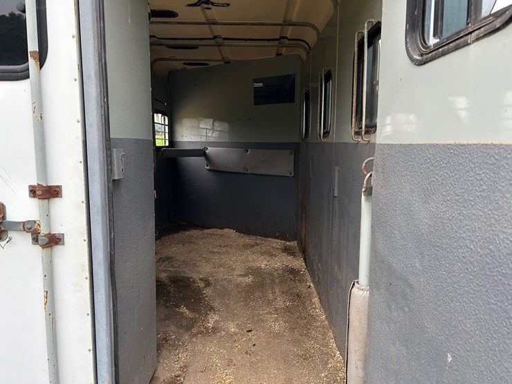 #1030-•-1999-bison-aluma-sport-horse-trailer-(arcadia,-wi)-(wi-title-in-delay)-image-24