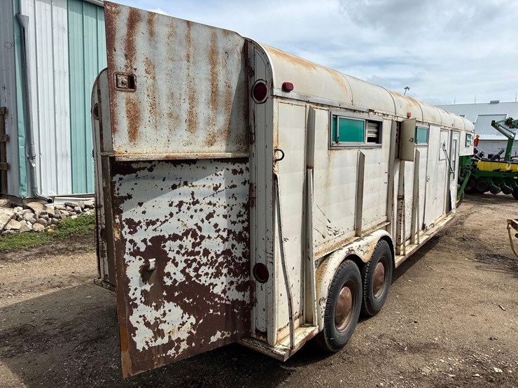 7ft-x-22ft-show-me-livestock-trailer-image-3