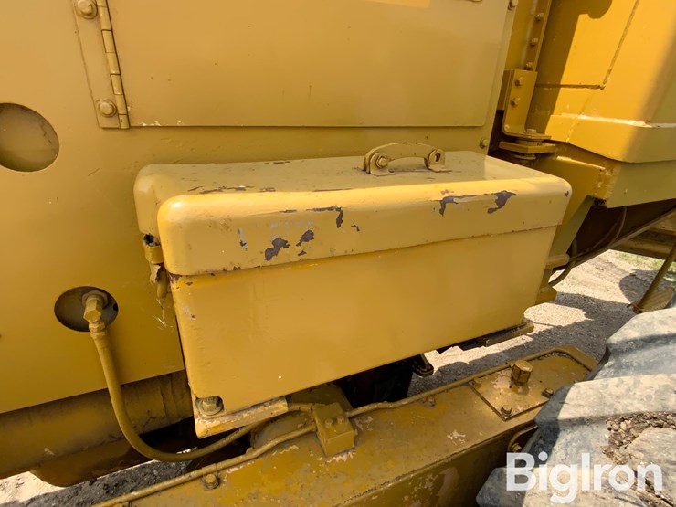 1977-caterpillar-120g-image-16