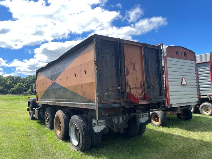 #1016-•-1974-mack-truck-(has-wi-title)-image-8