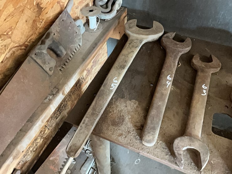 (17)-pipe-wrench-support-equipment-image-1