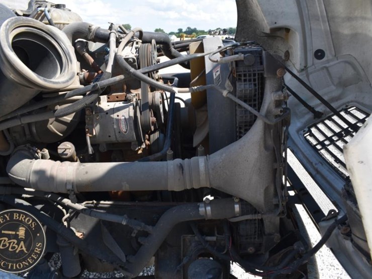 2003-freightliner-columbia-120-image-43