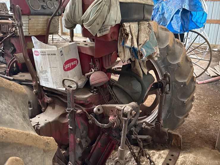 international-parts-tractor-image-20