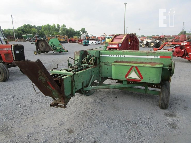 john-deere-336-image-4