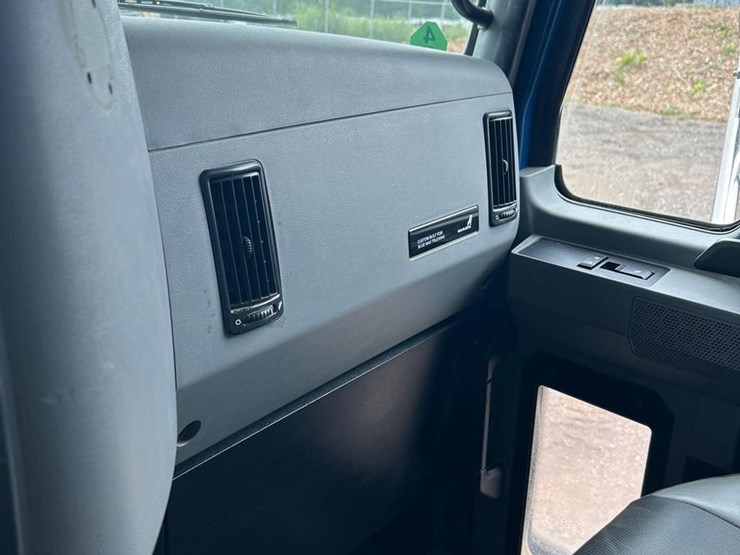 2021-mack-granite-64fr-image-78