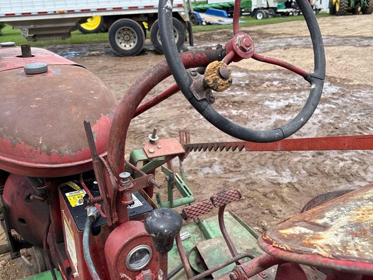 farmall-b-tractor-w/-5ft-belly-mower-image-22