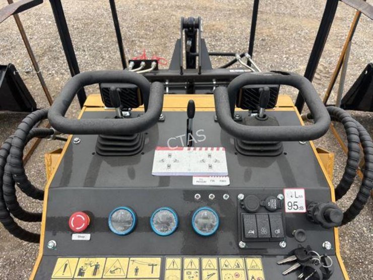#88-•-compact-track-loader-image-5