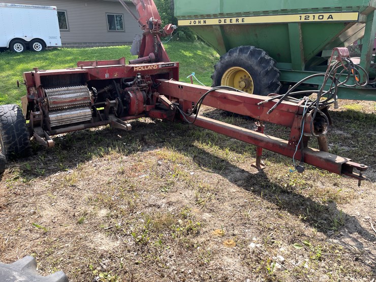 #1066-•-sperry-new-holland-892-chopper-(arcadia,-wi)-image-3