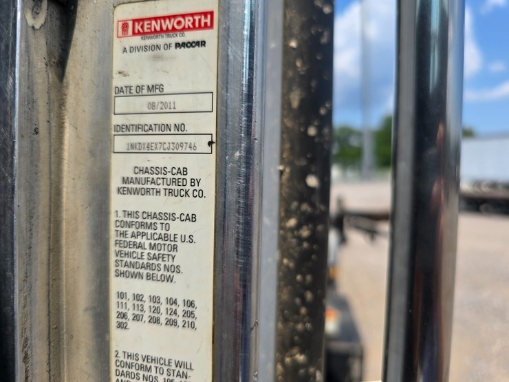 2012-kenworth-t800-image-94