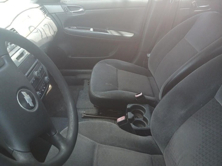 2010-chevrolet-impala-unmarked-image-3
